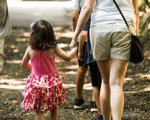 hands-children-girls-friends