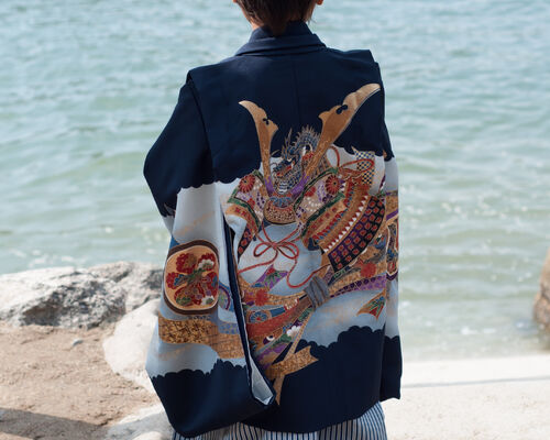 Boy_preparing_for_Shinto_ceremony_(38327496471)