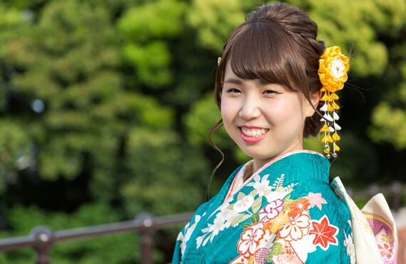 成人式の前撮りとしてスタジオ撮影で振り袖姿を残しませんか | 甲賀市にて幅広い出張撮影を承るうかい写真スタジオ